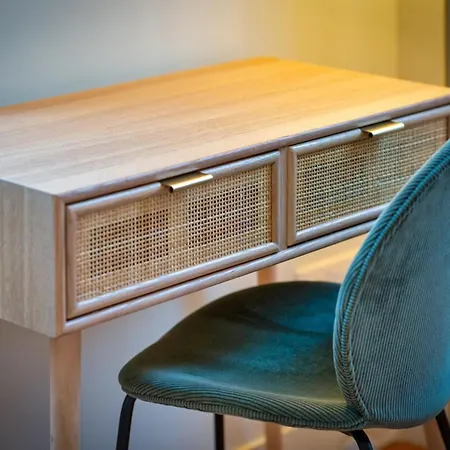 Emma Mignon F2 Proche De La Gare